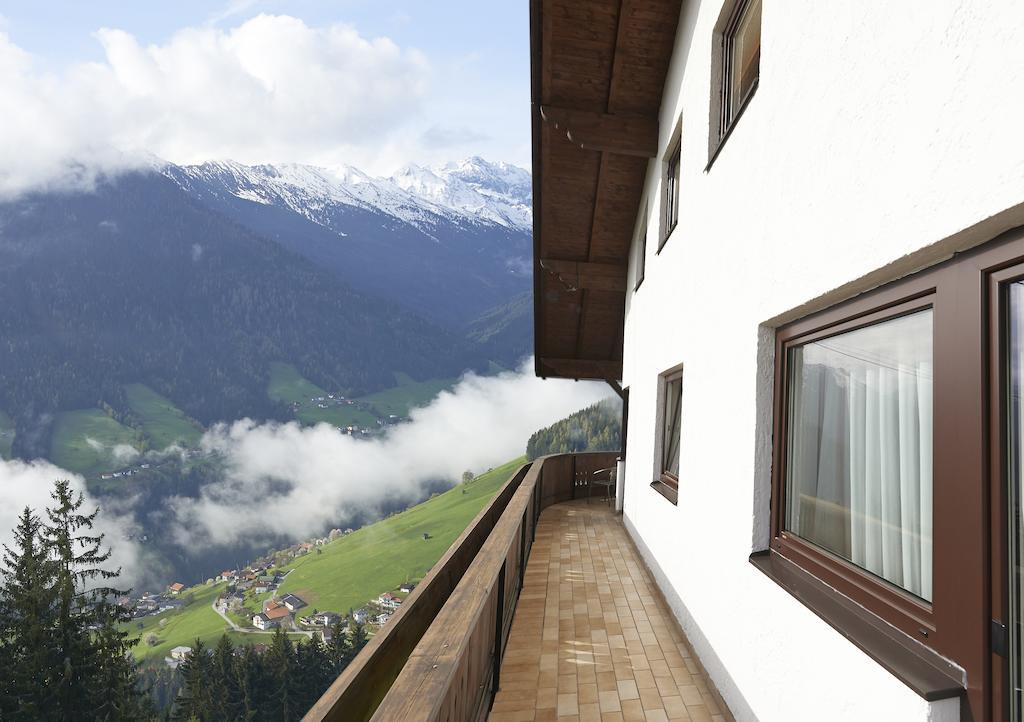 Koflers Ferienwohnungen Oberperfuss Ruang foto